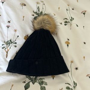Lululemon Pom Pom perfect toque